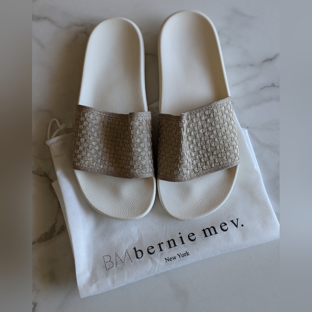 Bernie Mev Slide Sandals, New w/ Dustbag- Champagne, Size 9 (EU 40)